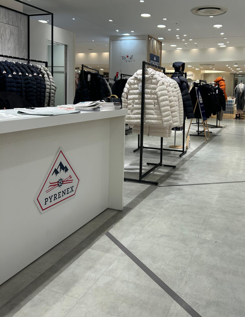 E184AD76-DB15-4093-870D-3C436D414B74-2