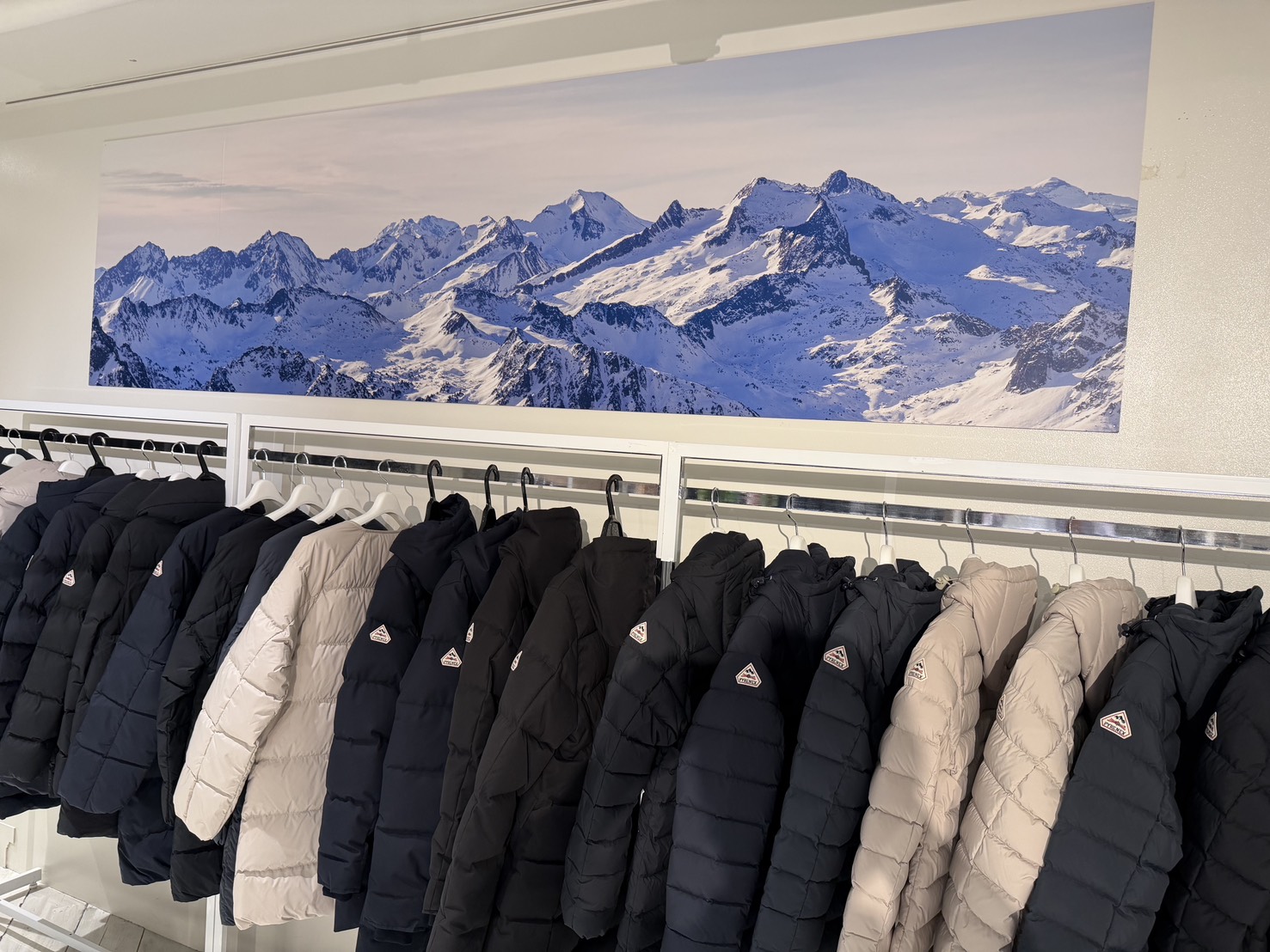 586618749810114618 586618749810114618