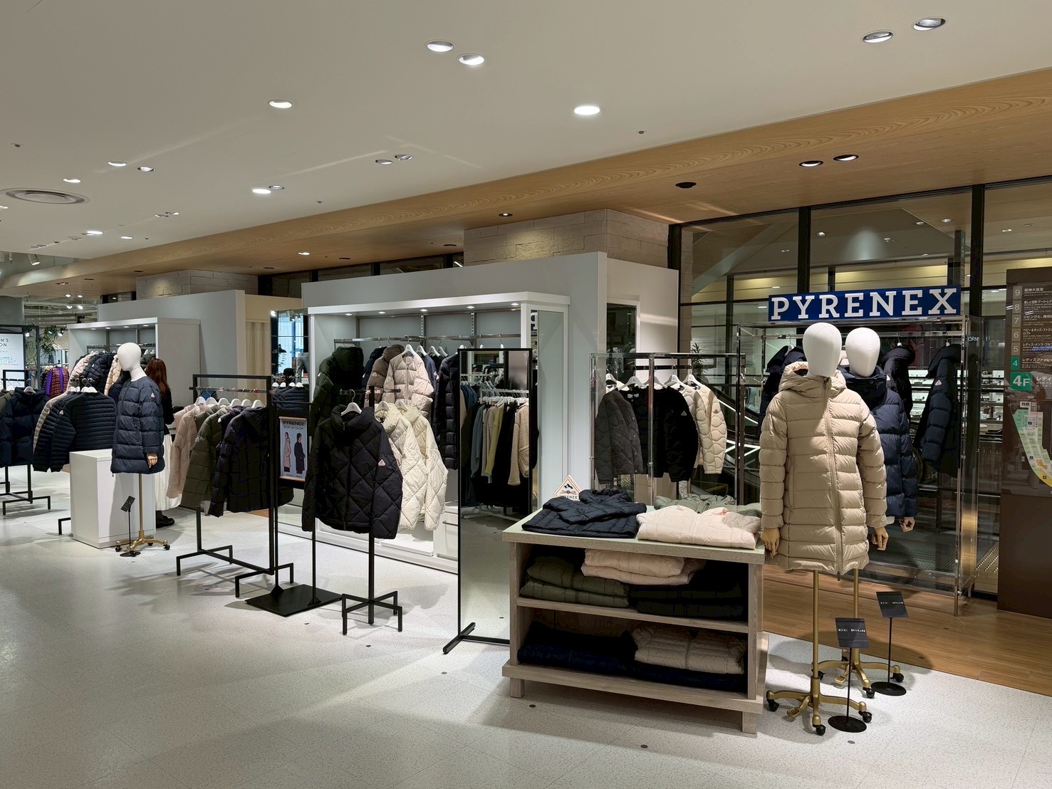 FC89F116-65C6-4F71-ACD9-27B564DA3BEE FC89F116-65C6-4F71-ACD9-27B564DA3BEE